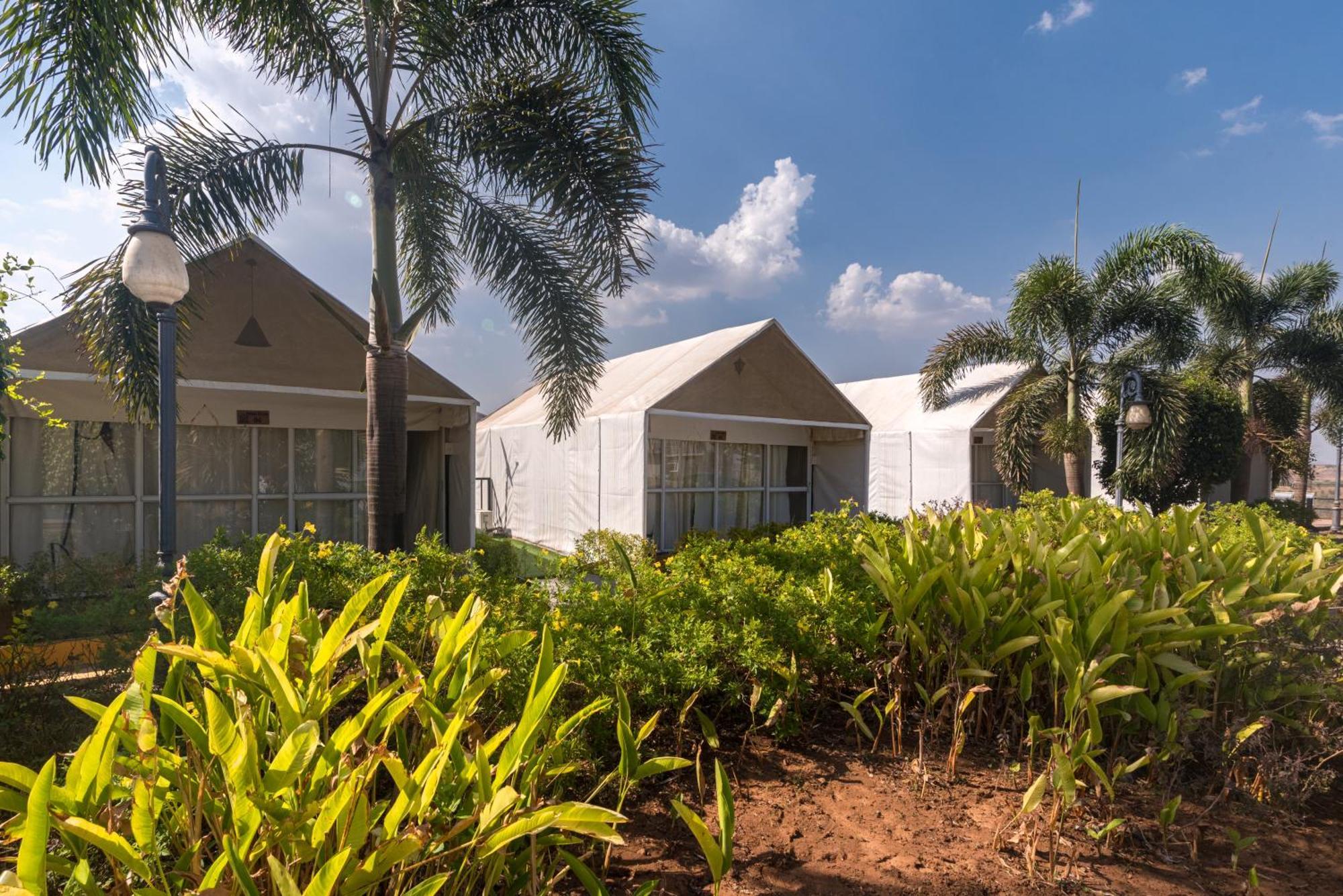 Wabi Sabi Resort, Igatpuri Buitenkant foto